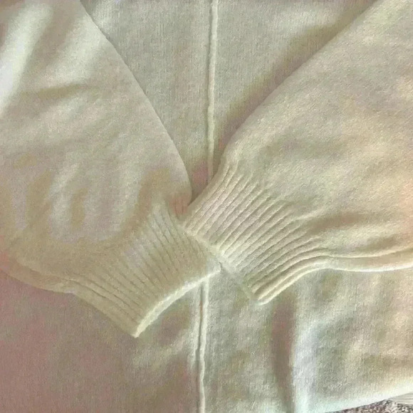 Vince Camuto Women's Long Sleeve V-Neck Sweater Antique White, Size XL - Picture 5 of 7